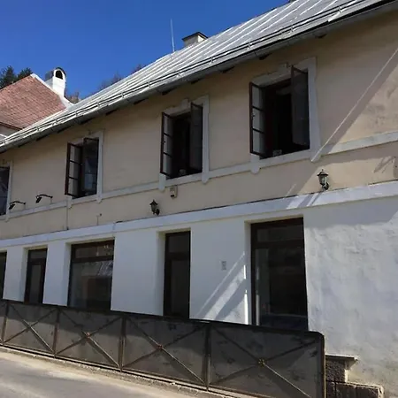 Mestiansky Dom Sladkovic, Centrum Banskej Stiavnice *